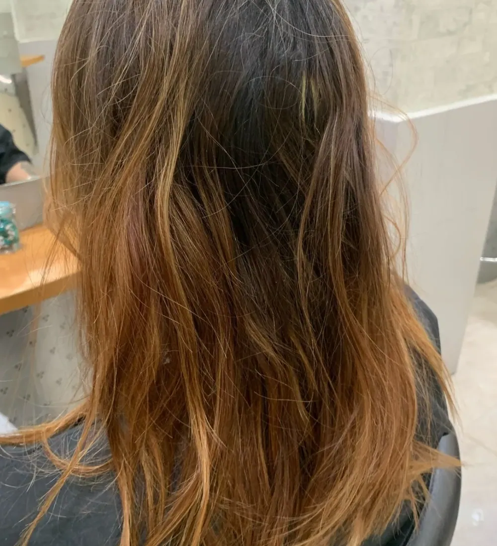 Antes de balayage en D'Raggio Estilistas Barcelona