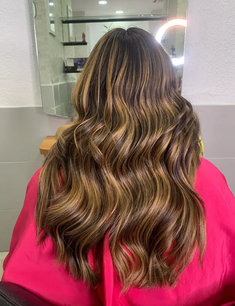 Resultado final de balayage moreno en D'Raggio Estilistas Barcelona